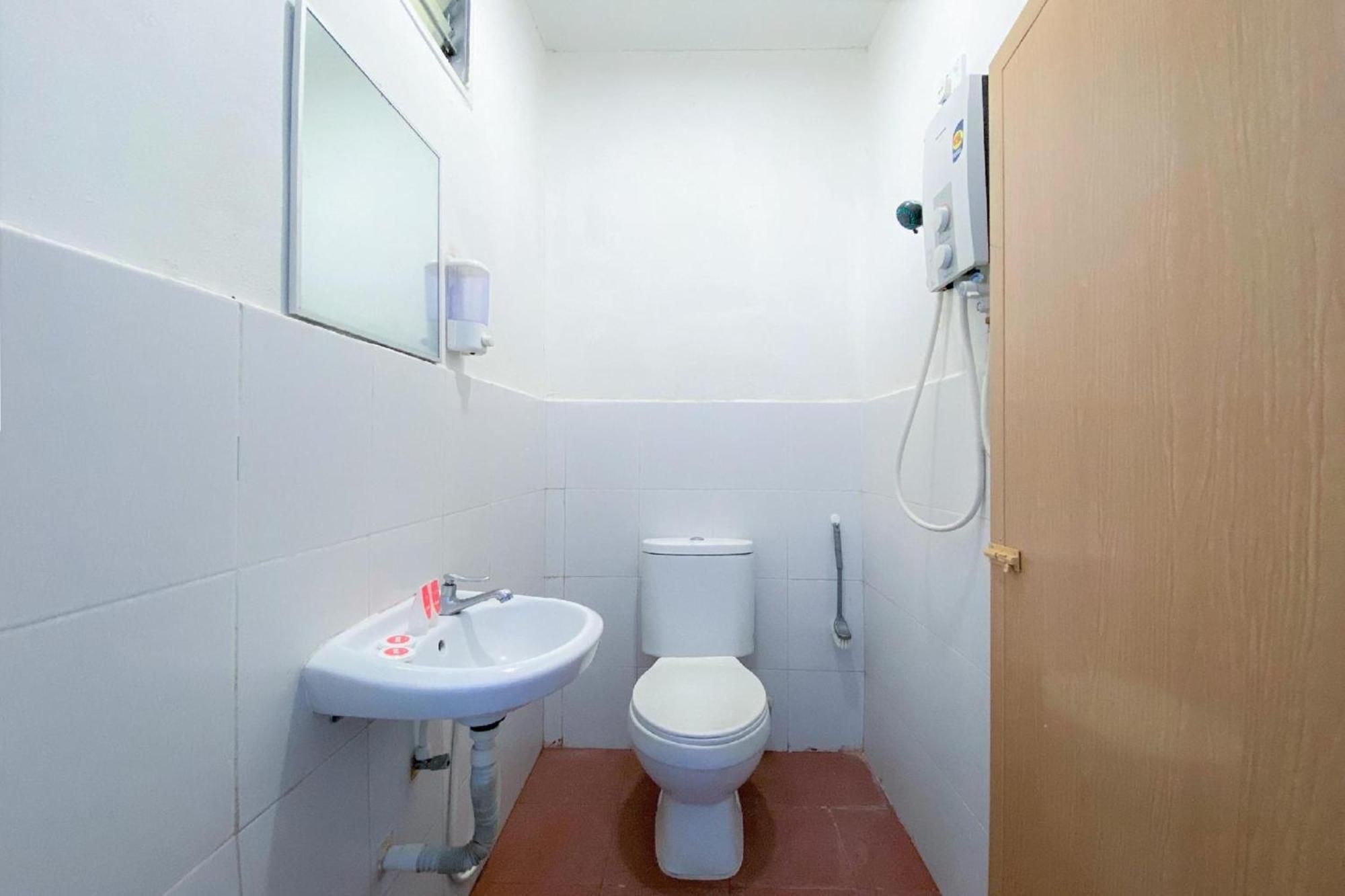 Capital O 90168 Serambi Pelangi Chalet Чанглун Екстериор снимка