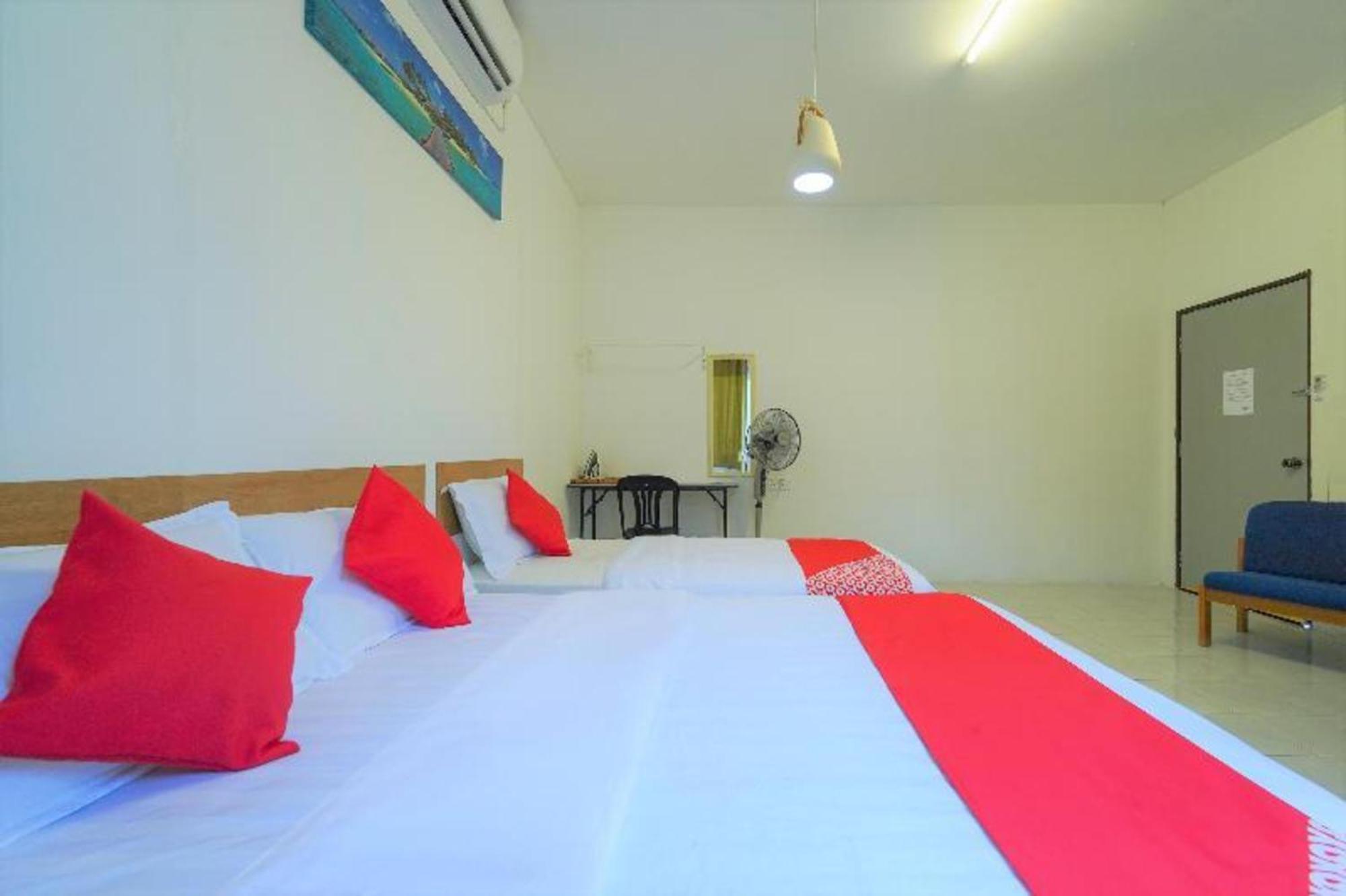 Capital O 90168 Serambi Pelangi Chalet Чанглун Екстериор снимка