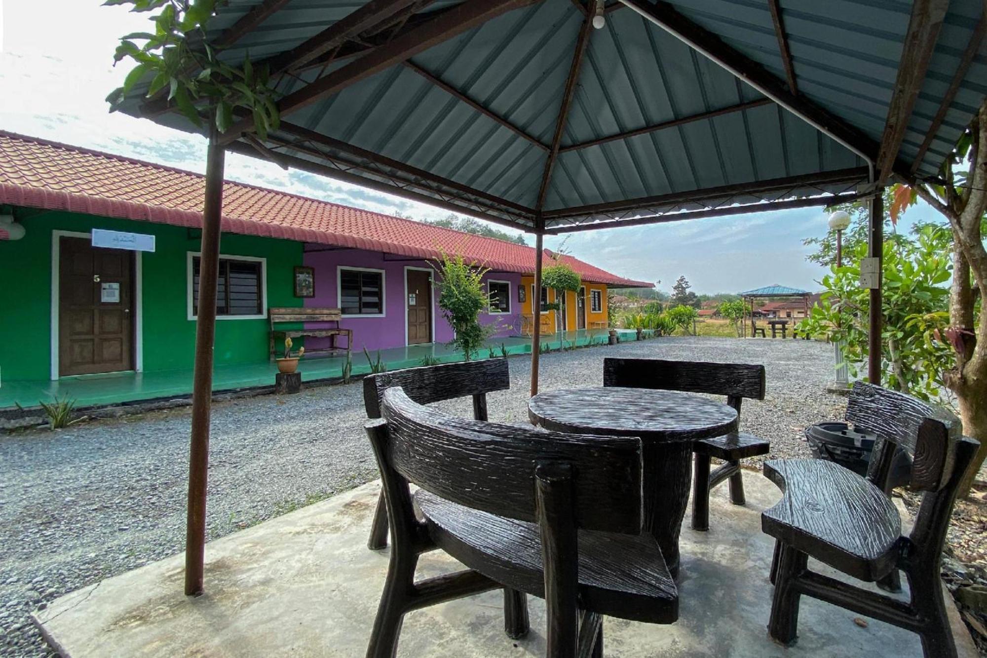 Capital O 90168 Serambi Pelangi Chalet Чанглун Екстериор снимка