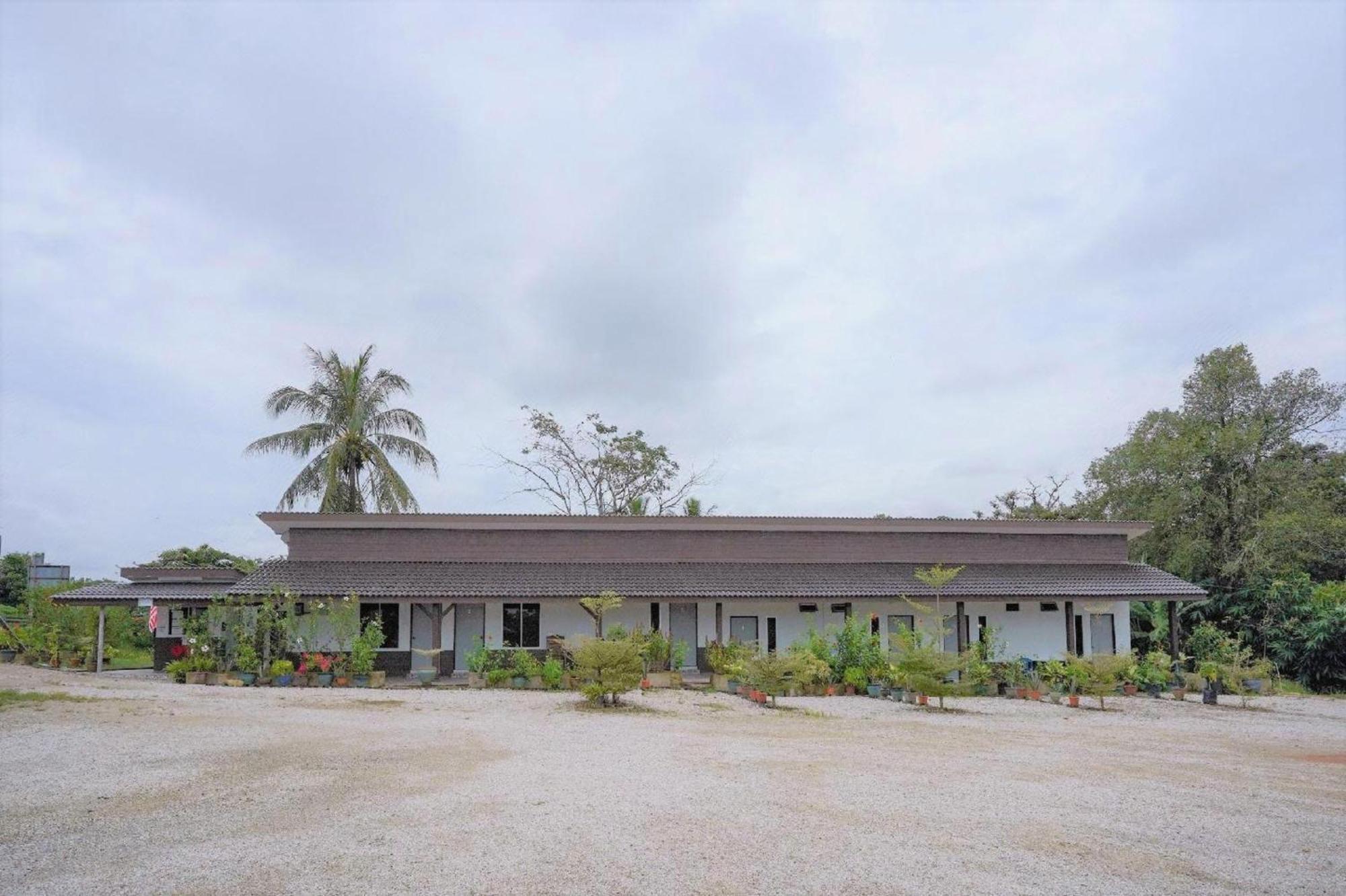 Capital O 90168 Serambi Pelangi Chalet Чанглун Екстериор снимка